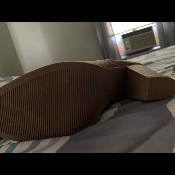 NWOT : soft high heel boots - Picture 3 of 5